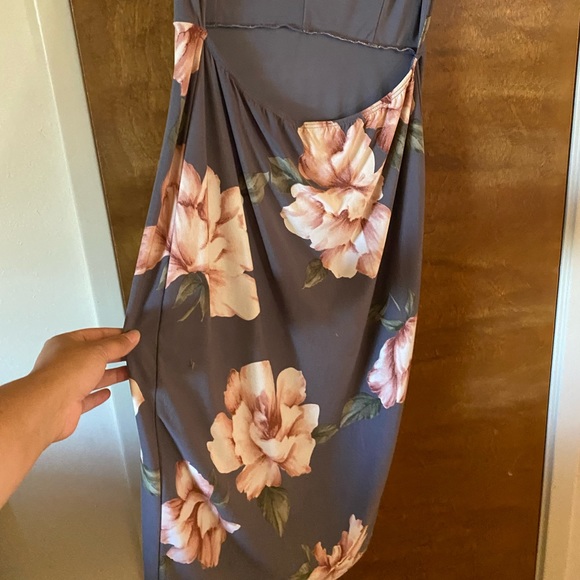 Woman dress size L has never been worn - Picture 3 of 7